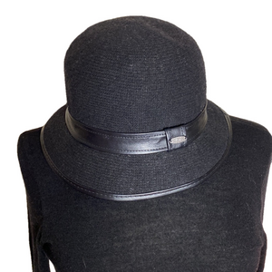 🌹 Canadian Hat 🌹 Wool Hat w/ Faux Leather Trim